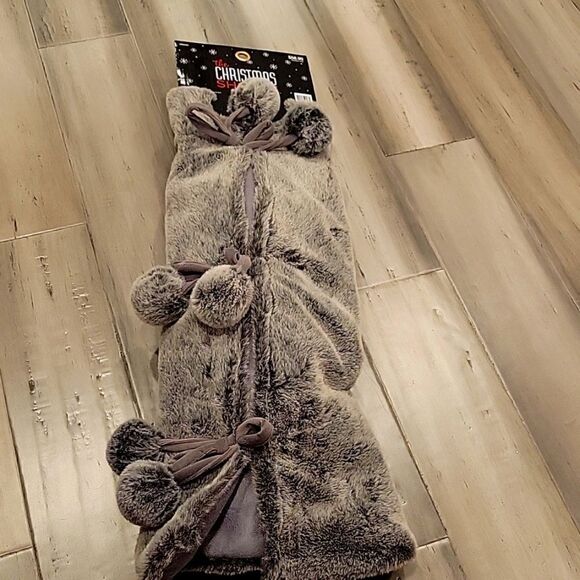 𝅺THE Christmas 🎄 Shoppe - Picture 1 of 3